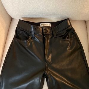 Abercrombie Faux Leather The Skinny High Rise Pants Size 25Short